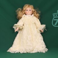 Кукла винтаж фарфор кружевное платье