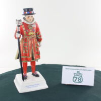 Статуэтка Goebel фарфор Chief Yeoman Warder