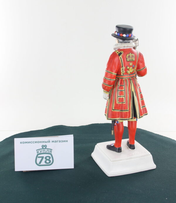 Статуэтка Goebel фарфор Chief Yeoman Warder — изображение 2