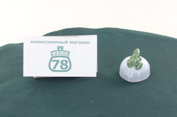 Статуэтка ROYAL COPENHAGEN Лягушка на камне / 1788 — изображение 2