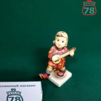 Статуэтка Goebel винтаж Девочка с мандалиной сколы / 2539
