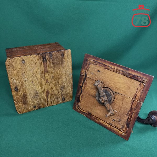 Кофемолка ручная старинная / 2736 — изображение 4