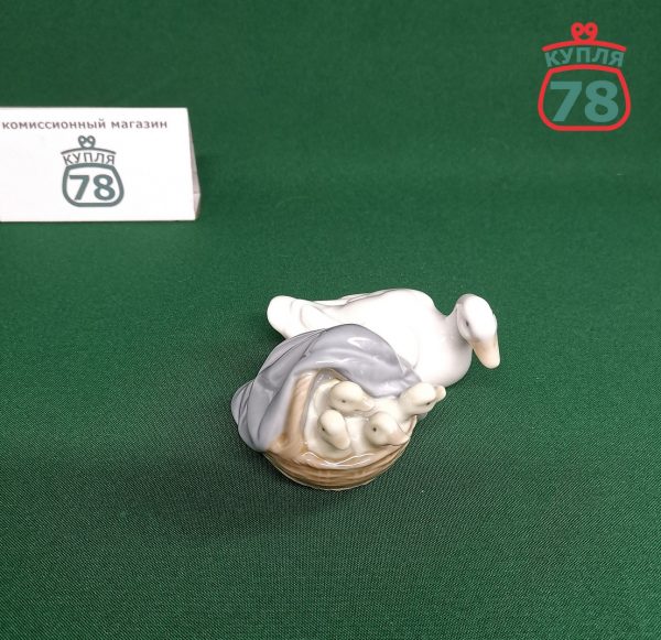 Ствтуэтка Lladro гусята в корзинке / 2780