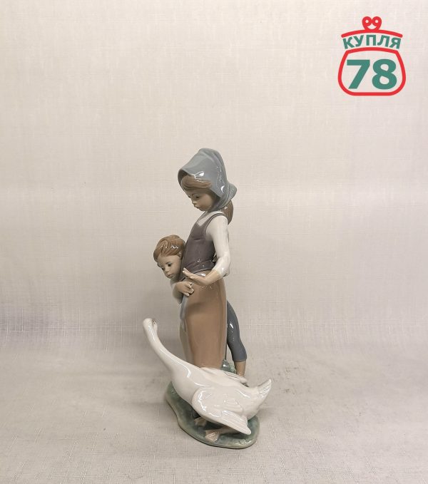 Статуэтка Lladro Старшая сестра / 2792 — изображение 3