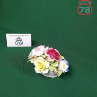 Фарфоровая статуэтка розы в корзине Англия Staffordshire / 2942