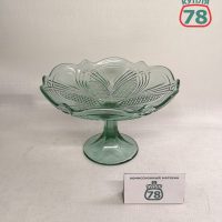 Ваза на ножке зелёное стекло / 3319