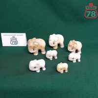 Слоники накомодные мраморные старинные 7 шт / 3335