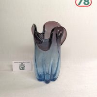 Ваза для цветов фиолетово-голубое стекло Победа СССР / 3642